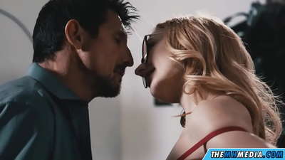 Romantisk sex med en luderagtig blondine