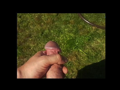 ❤️ Hot hottie får sin lyserøde fisse kneppet og kommer med en sprøjte i en sommerhave ️❌ Porn video at da.bsglass.ru ❌