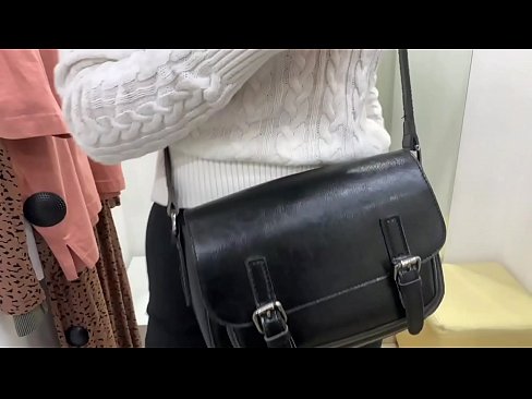 ❤️ Offentlig onani af ung kælling FeralBerry med en dildo i prøverummet ️❌ Porn video at da.bsglass.ru ❌